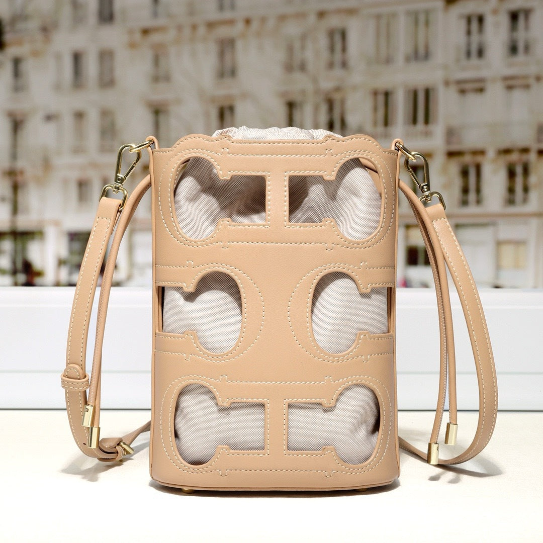 CHCH Doma Insignia Cut Out Bucket | Small Shoulder Bag