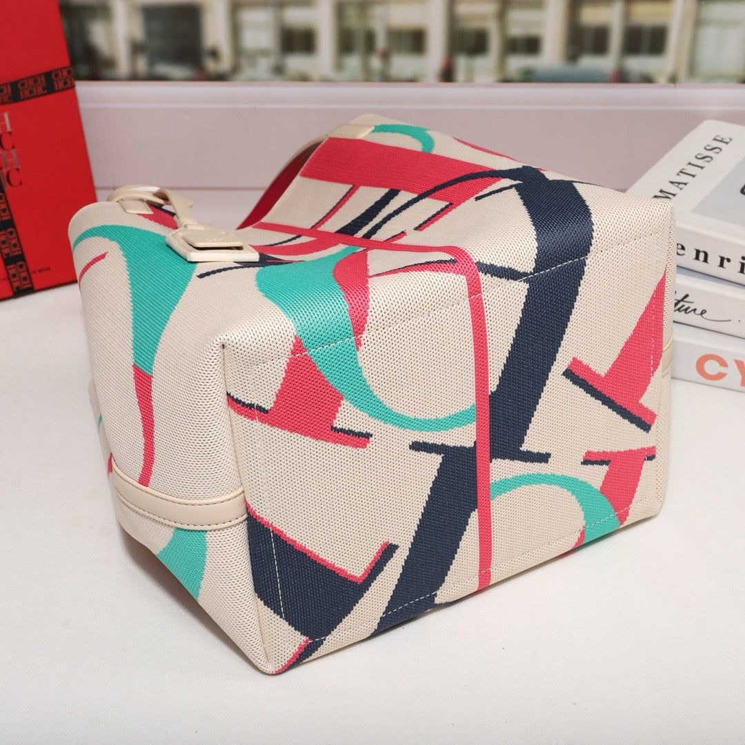 CHCH Niche Striped Large Capacity Bucket Bag