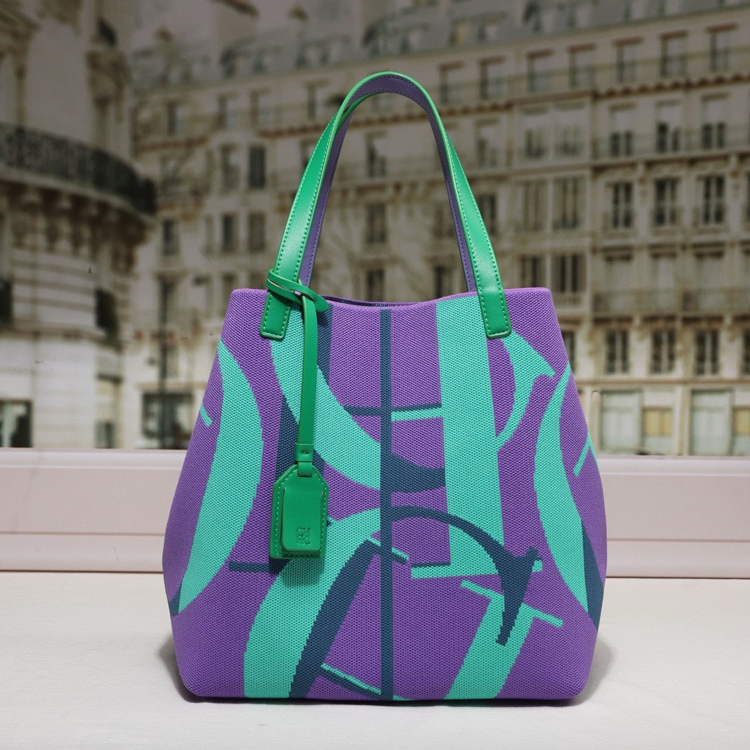 CHCH Niche Striped Large Capacity Bucket Bag