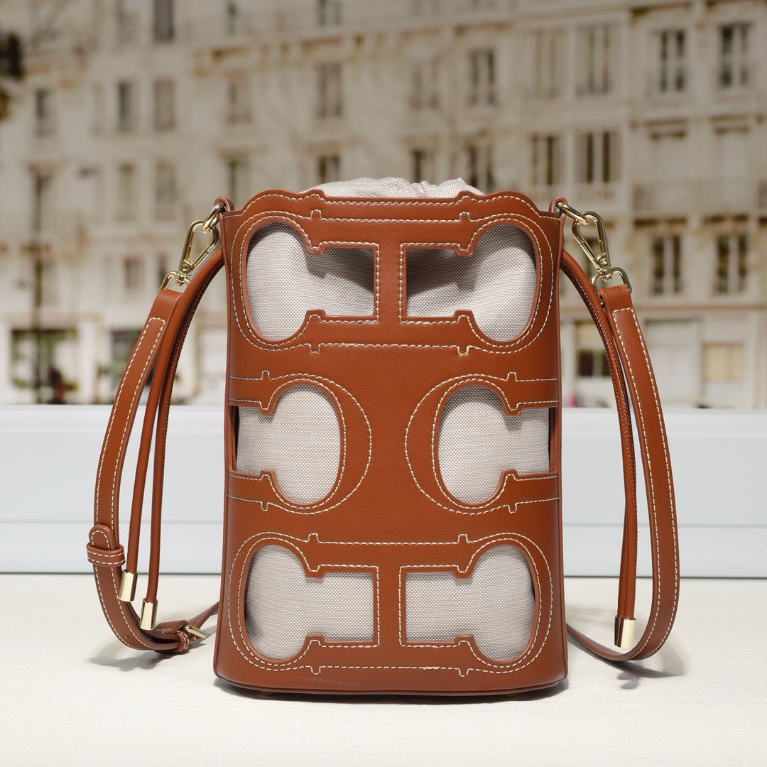 CHCH Doma Insignia Cut Out Bucket | Small Shoulder Bag