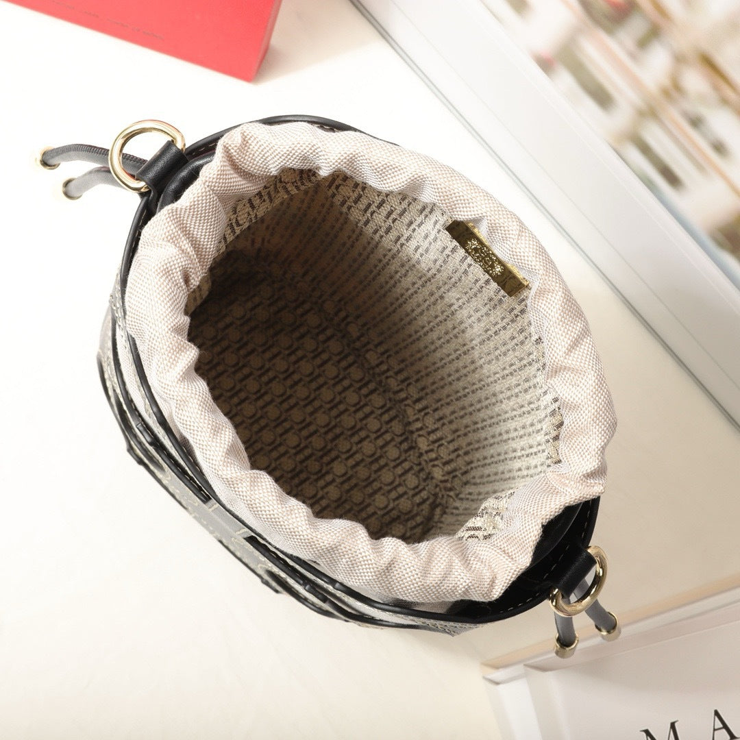 CHCH Doma Insignia Cut Out Bucket | Small Shoulder Bag