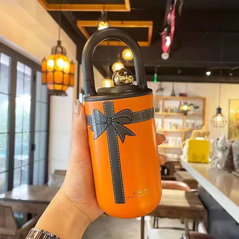 Stainless Steel Vacuum Cup Retro Fashion Water Bottle