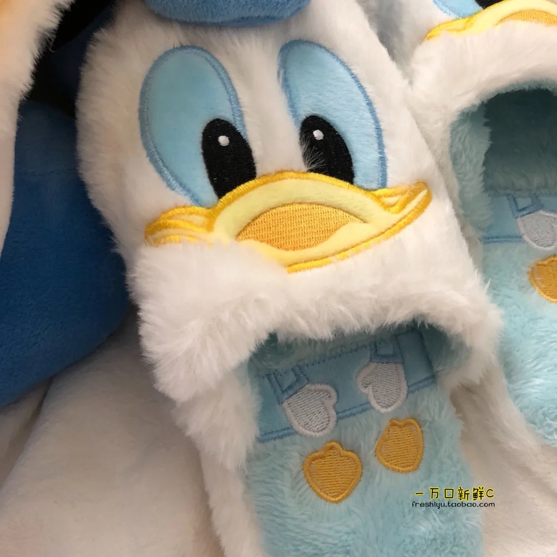 Cute Donald Duck / Daisy Duck Plush Velvet Slippers