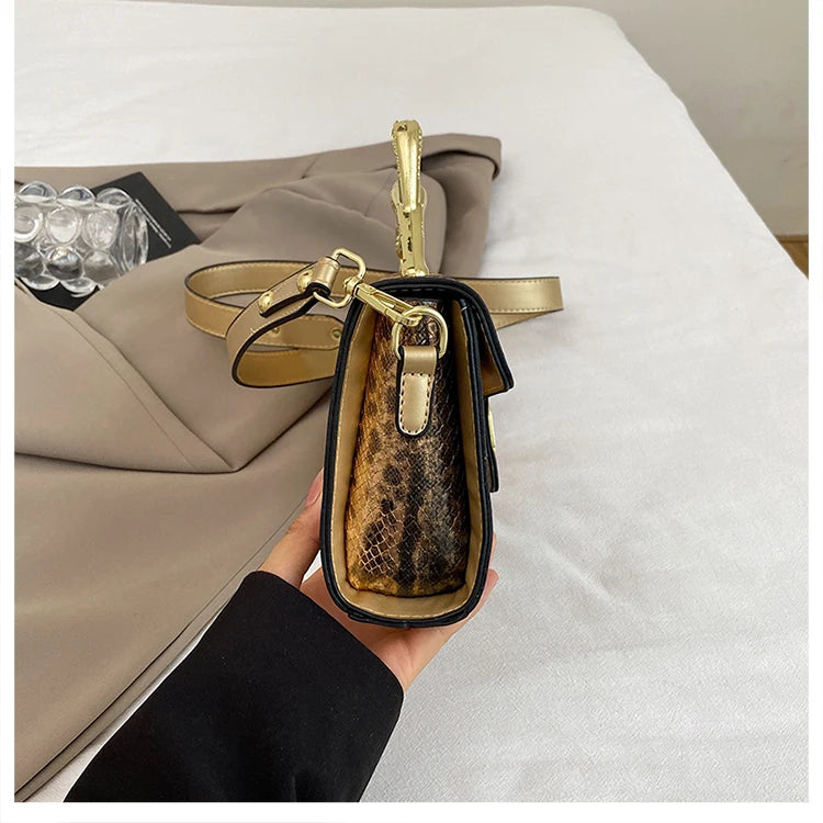 Insular Gradient Color Ladies Crossbody Bag / Handbag