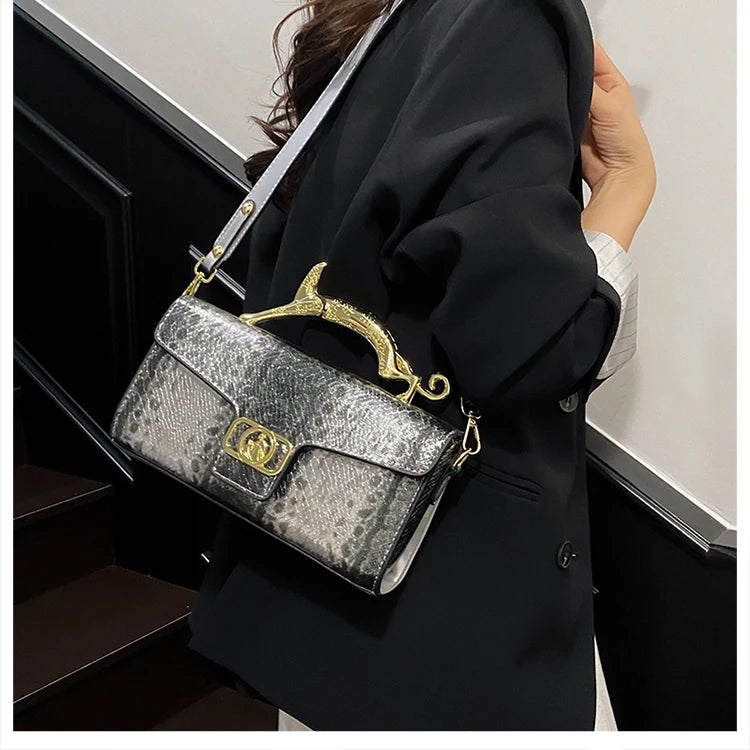 Insular Gradient Color Ladies Crossbody Bag / Handbag