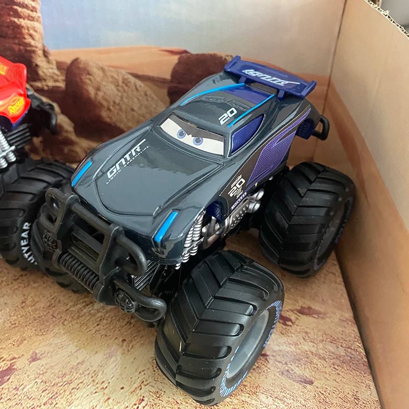 Cars 2 Lightning McQueen Racing Series Metal Alloy Vehicle - itzy bitsy