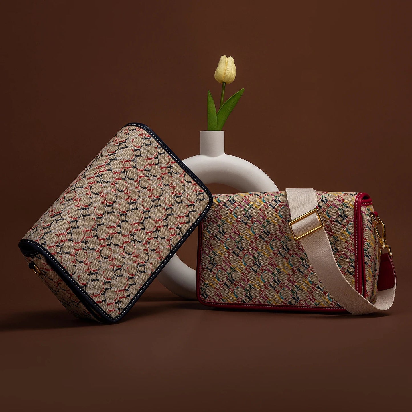 CH Women's Saddle Flap Cross Shoulder Bag - itzy bitsy