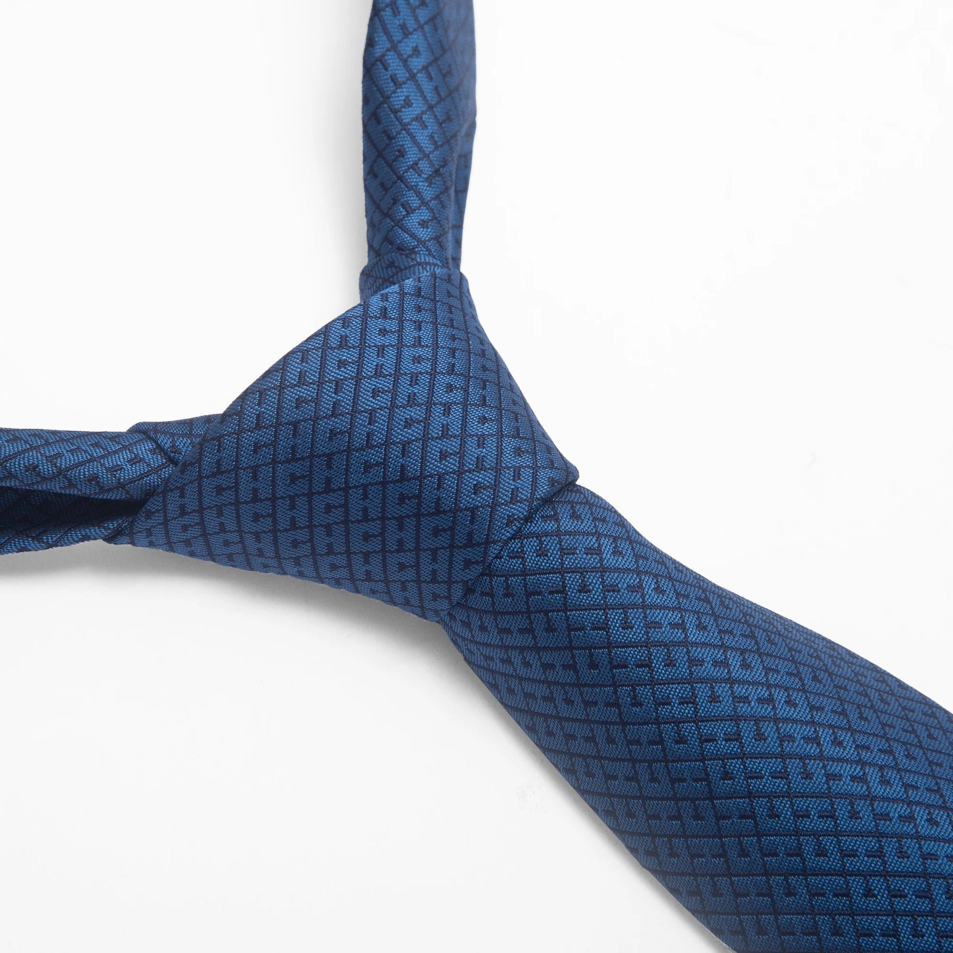 CHCH Men's Solid Jacquard Plaid Tie - itzy bitsy