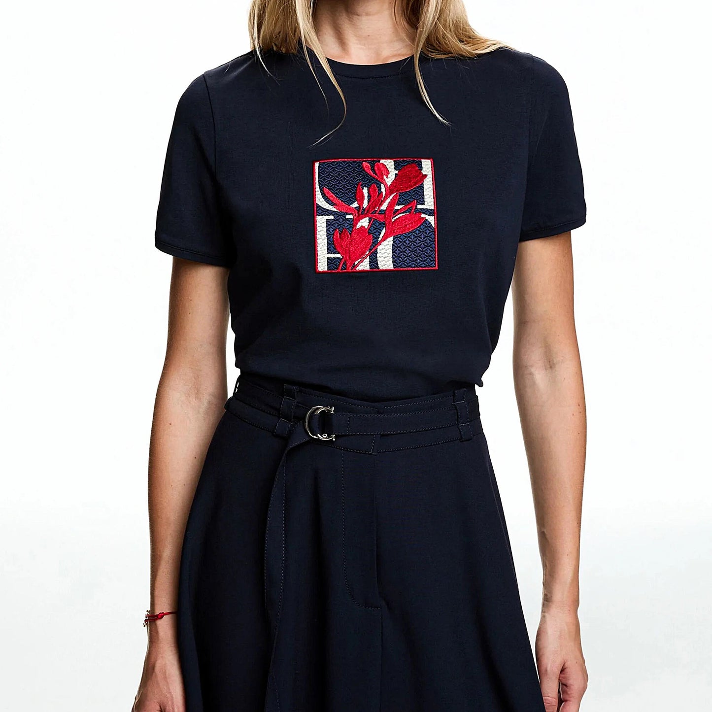 CHCH Women's Short Sleeve Flower Embroidery Design Female Tee - itzy bitsy