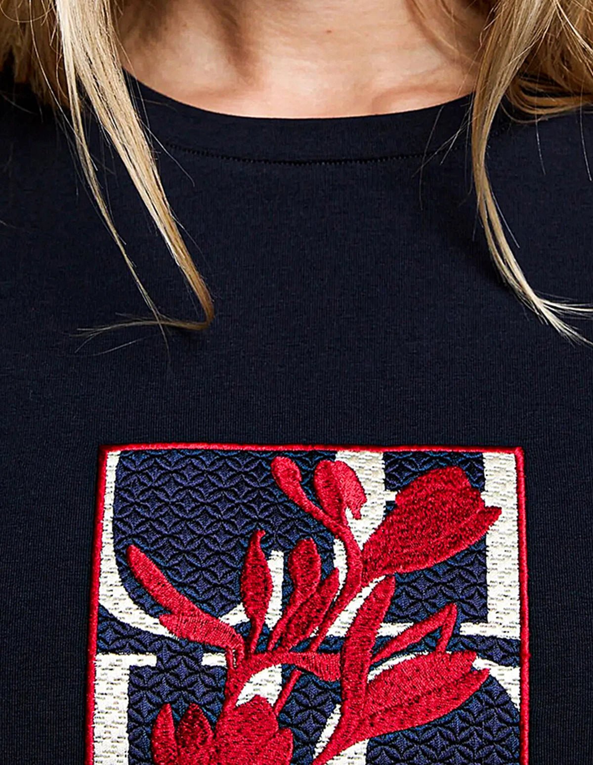 CHCH Women's Short Sleeve Flower Embroidery Design Female Tee - itzy bitsy