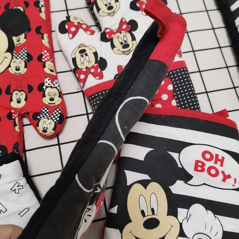 Disney Mickey & Minnie Oven Gloves - itzy bitsy