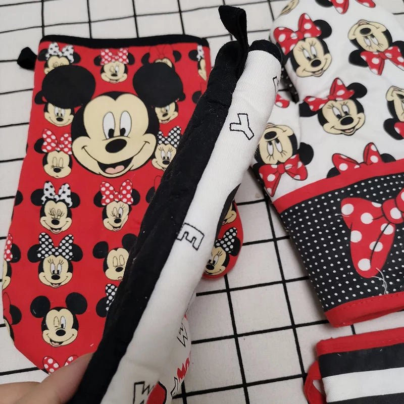 Disney Mickey & Minnie Oven Gloves - itzy bitsy