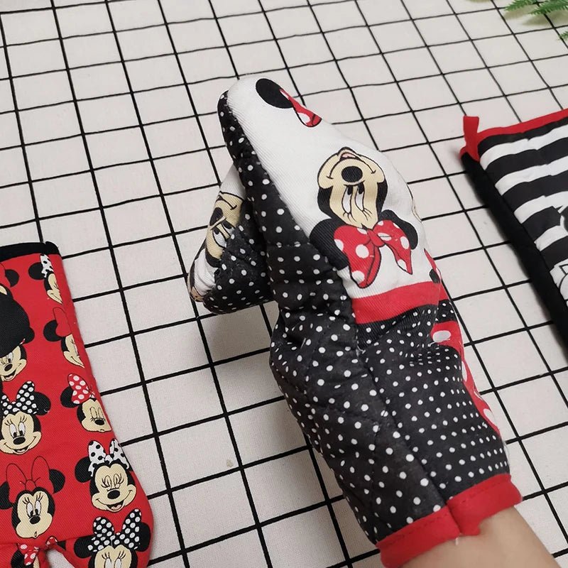Disney Mickey & Minnie Oven Gloves - itzy bitsy