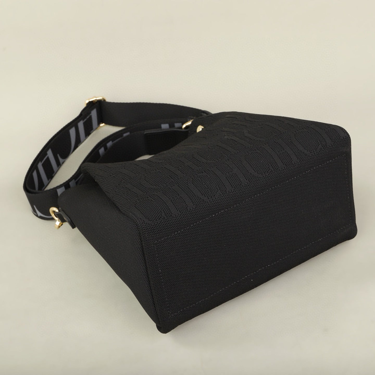 CHCH Andy 7 Bucket/Shoulder Bag