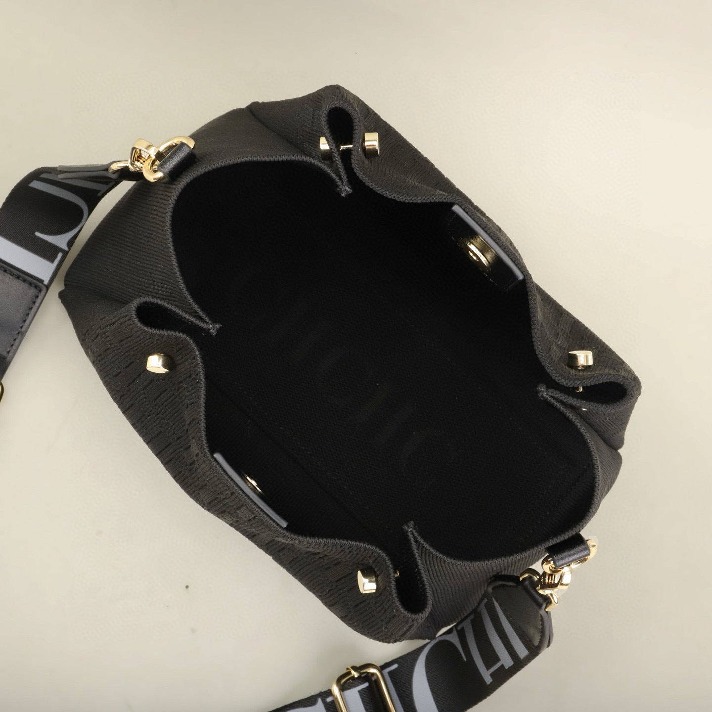 CHCH Andy 7 Bucket/Shoulder Bag