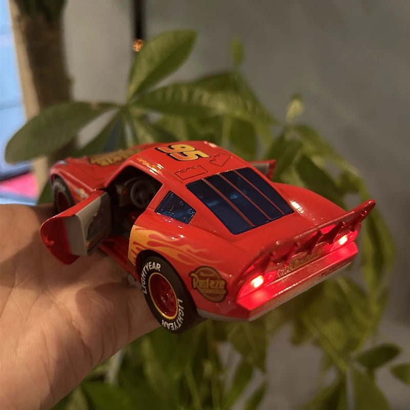 Lightning McQueen Metal Diecast With Lights Inertial Pull - Back Wheel - itzy bitsy